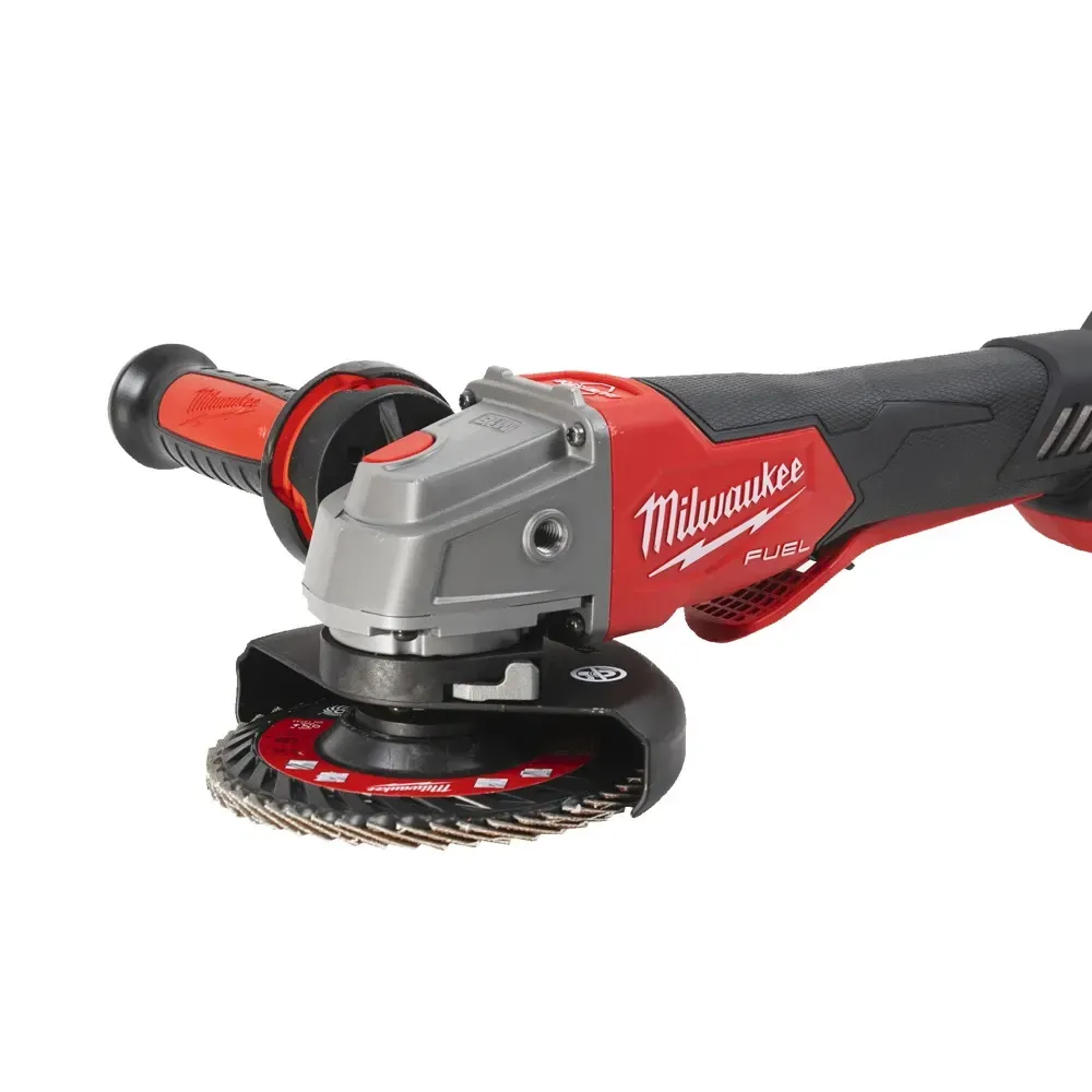 Close-up of Milwaukee 4933478773 angle grinder disc and control settings