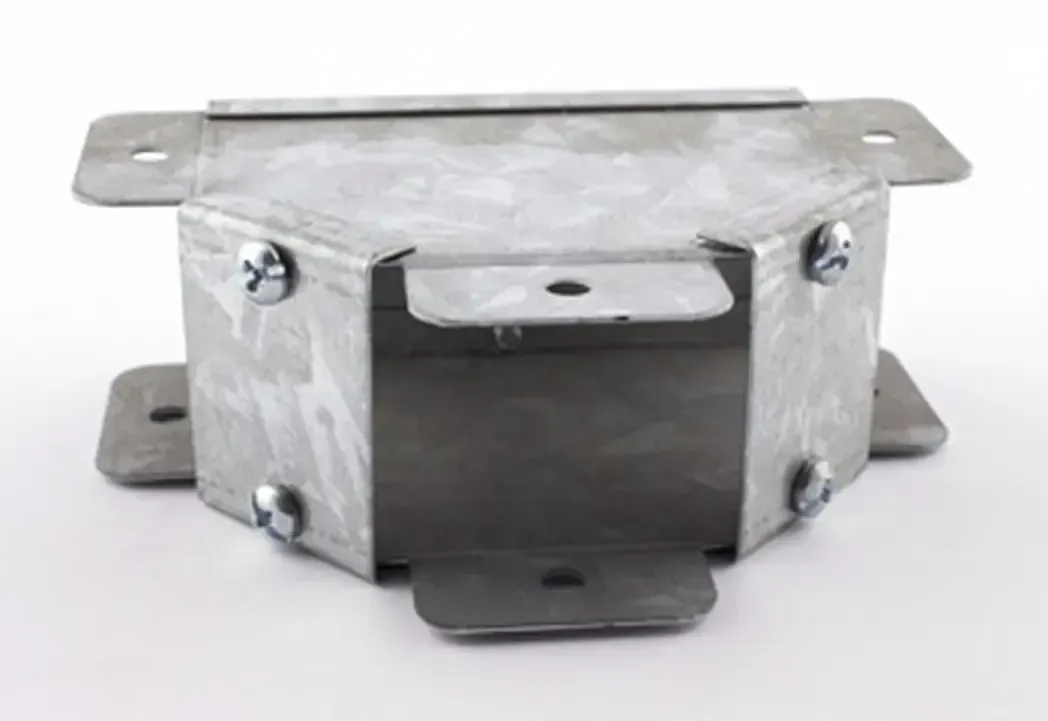 E204 - 50x50mm Galv Tee In/Out Lid E204