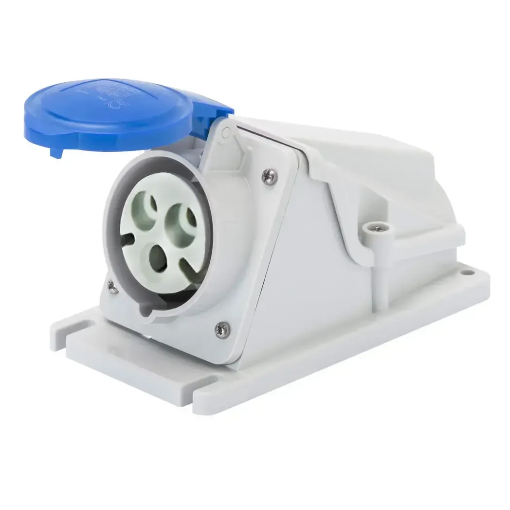 GW62488 - Gewiss 220V 3-Pin 32A Socket IP44