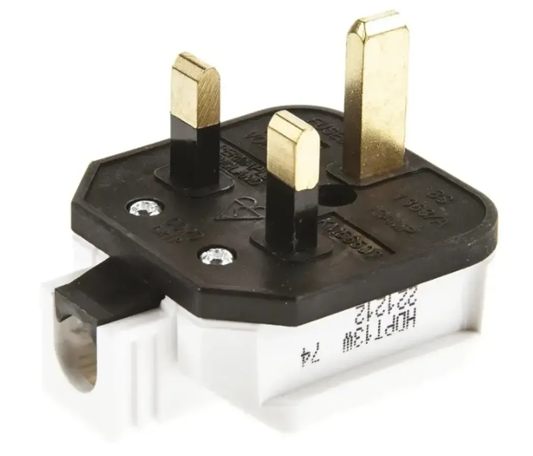 HDPT13W01 - Plug Top 13A Rubber White BG