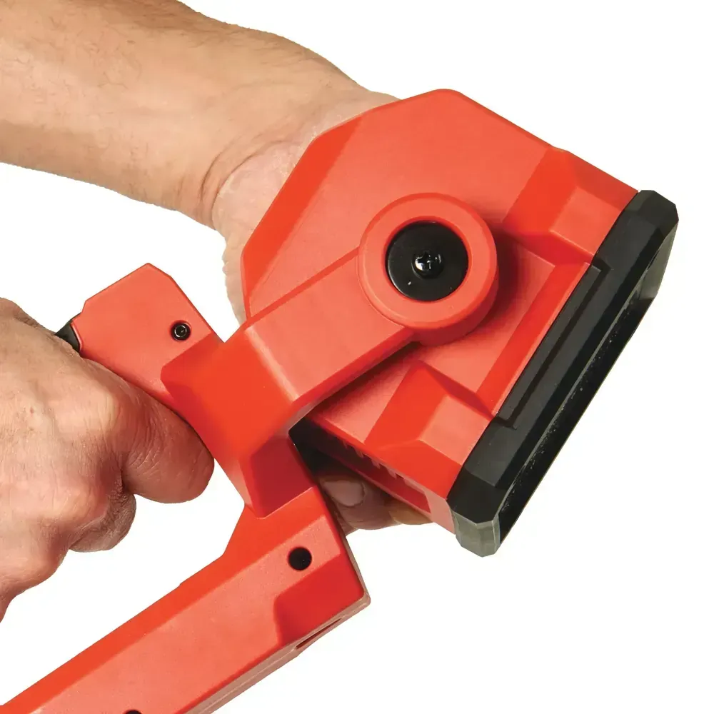 Ergonomic Milwaukee M18 Search Light illuminating up to 650 meters