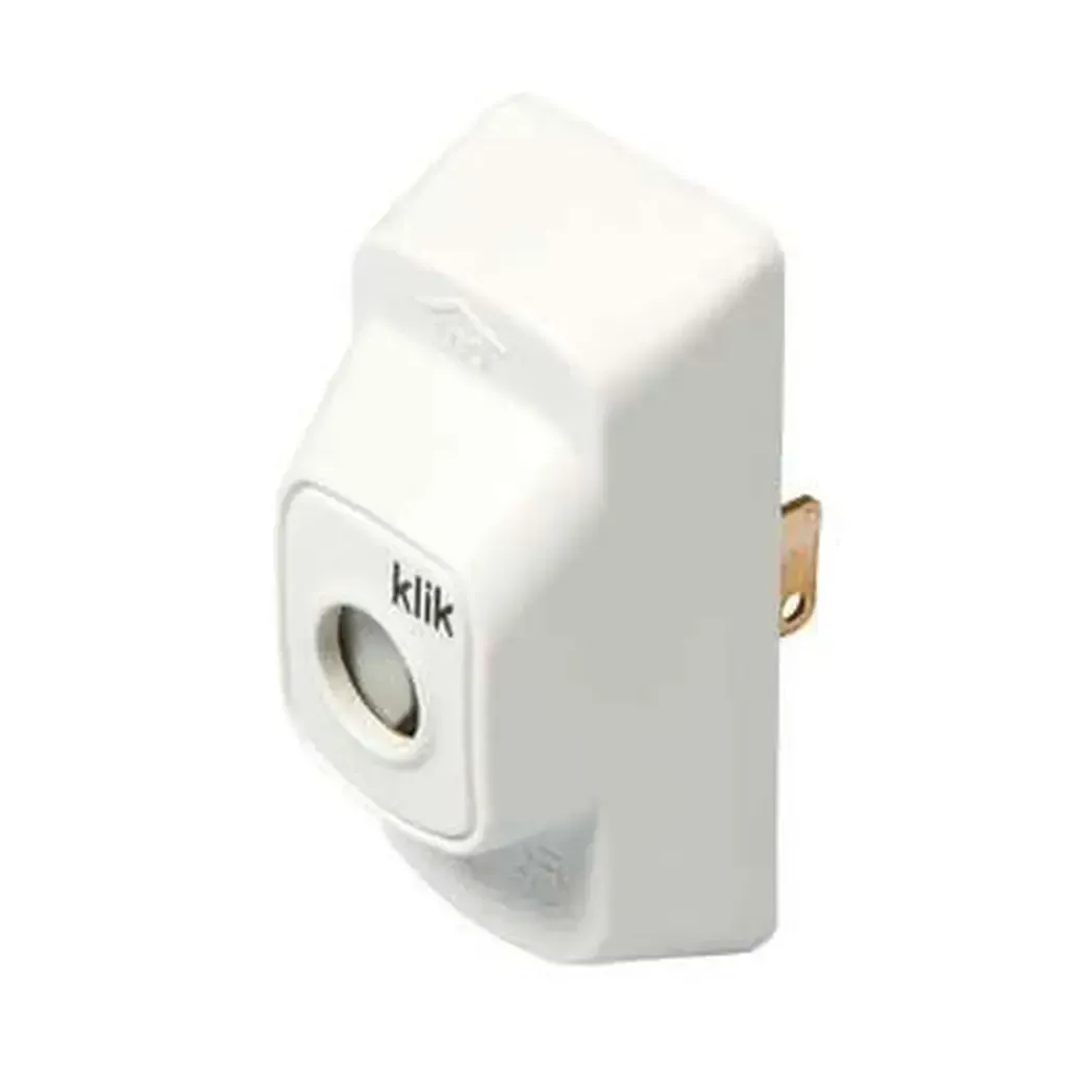 P22 - Hager Klik AX 3pin Plug White