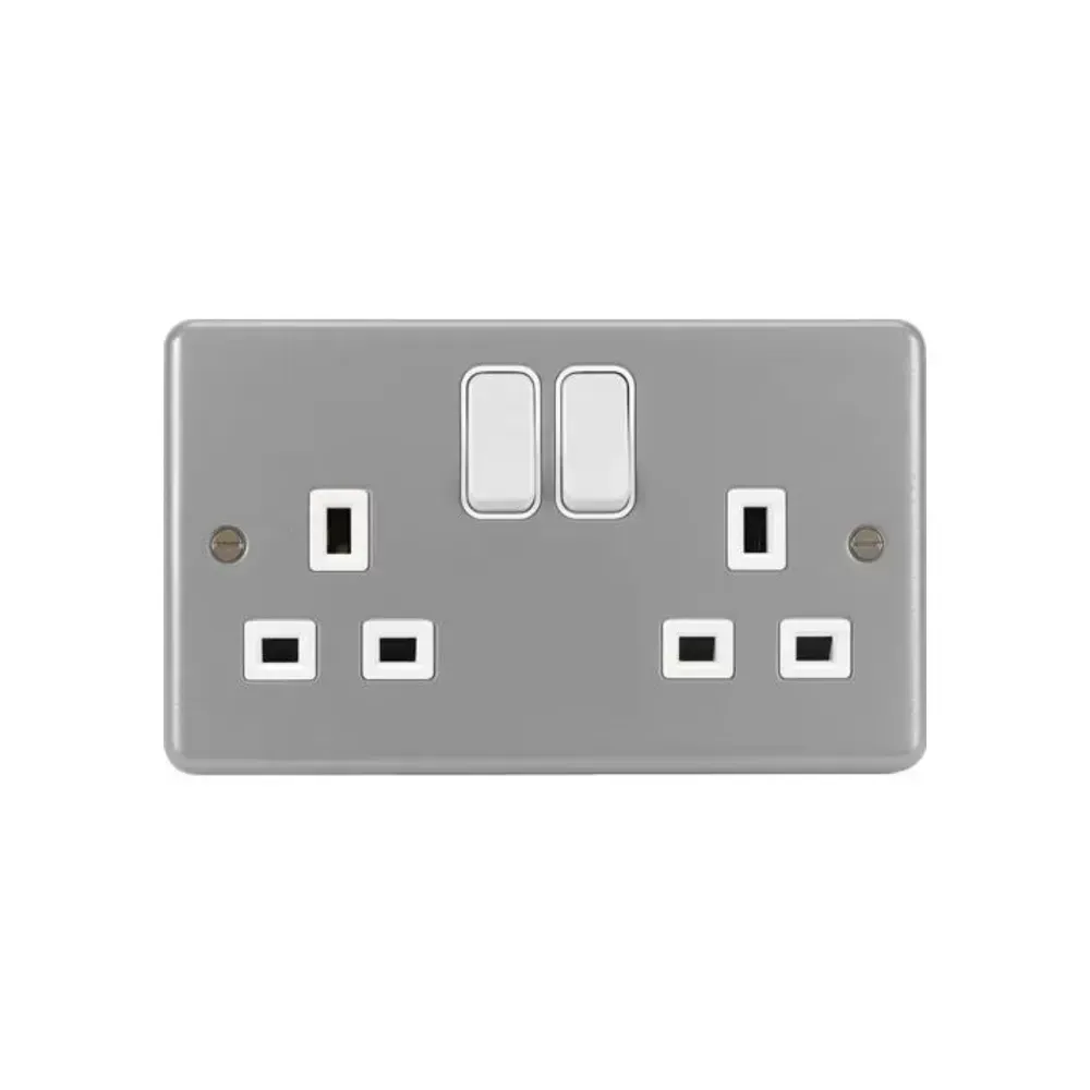 Durable Metalclad Socket for Electrical Use