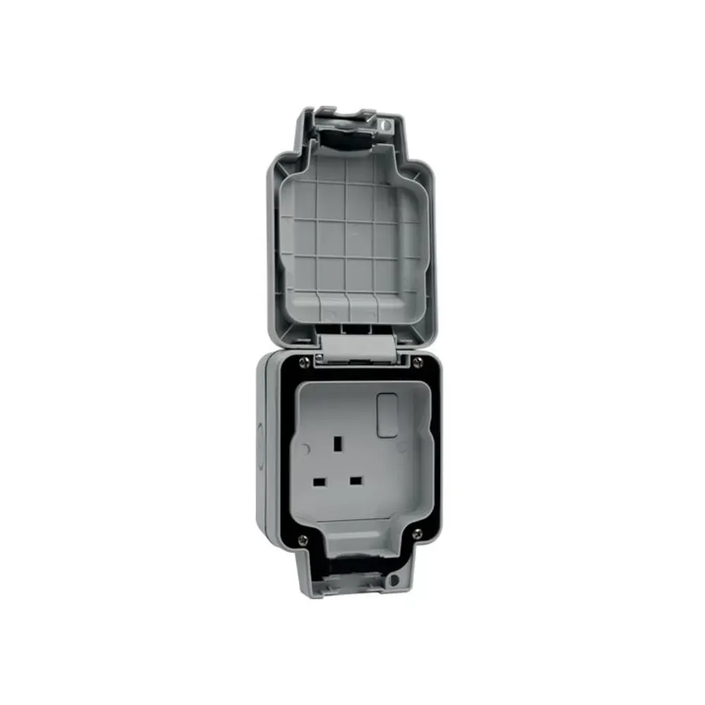 Polycarbonate Double Pole Switched Socket